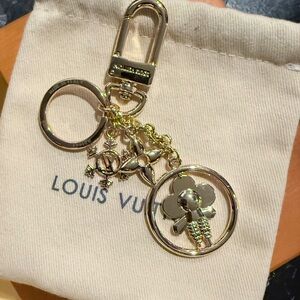 Fashion Vivian Snowflake Gold Keychain